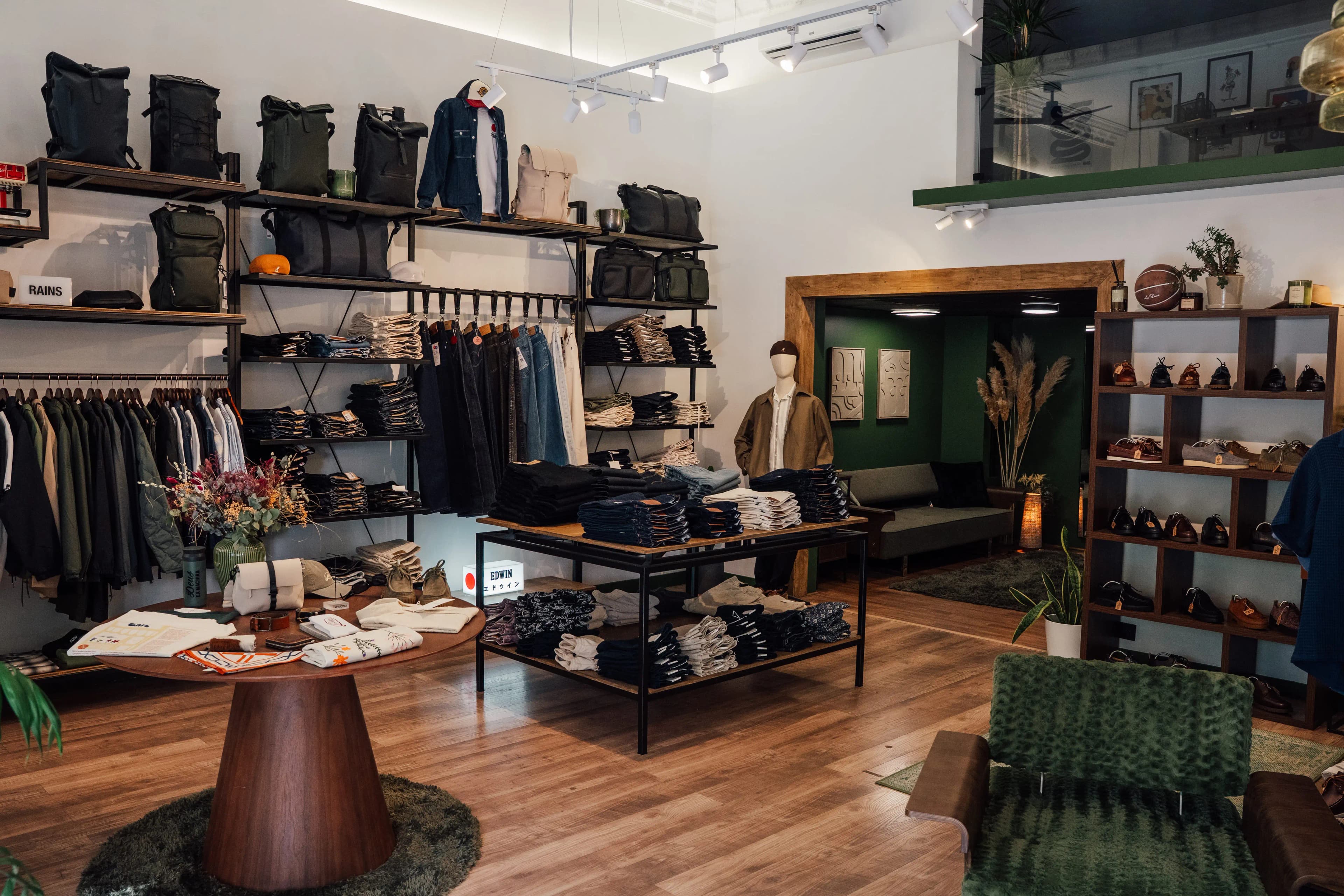 Boutique prêt à porter - Legacy vestiaire masculin