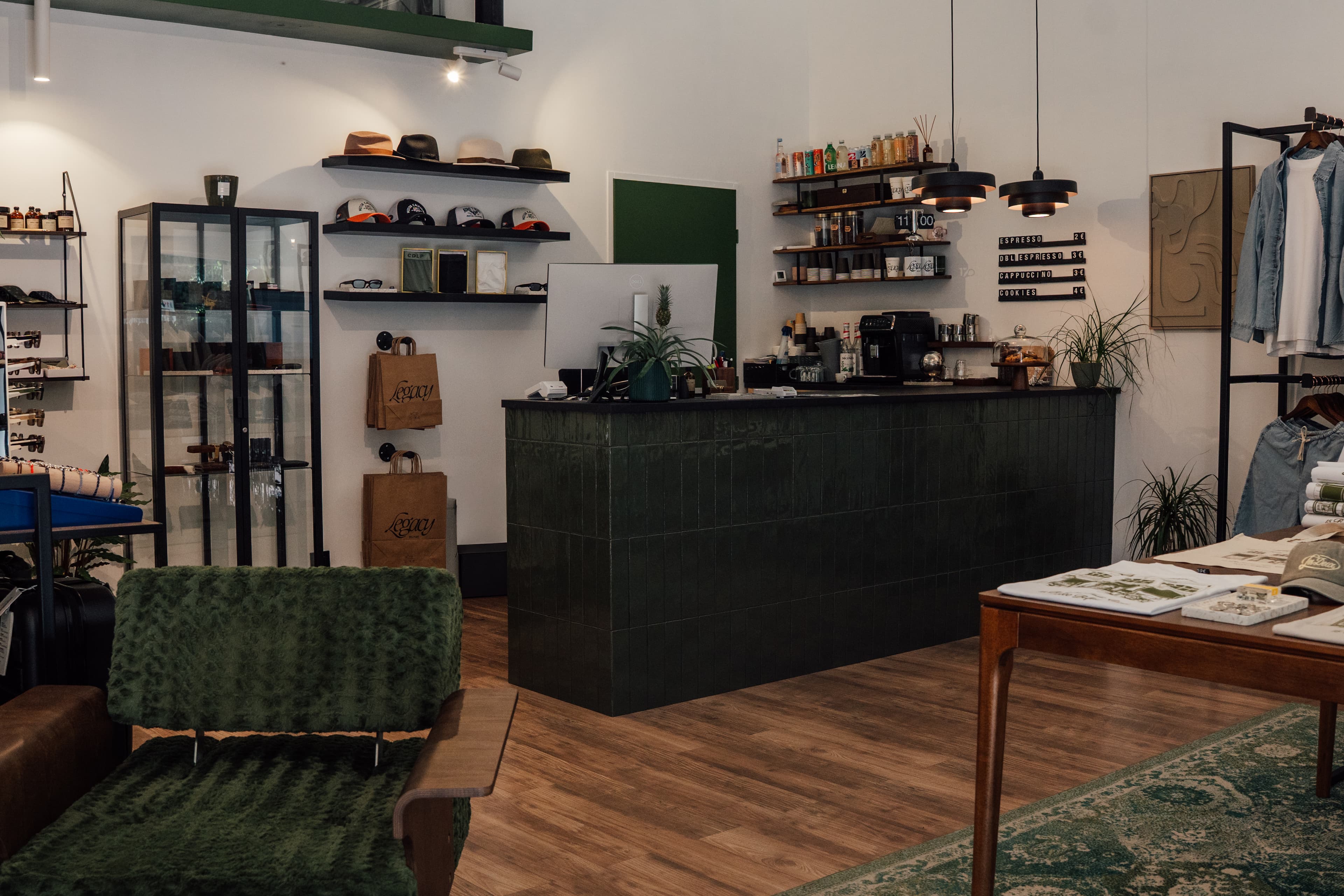 Sélection de chaussures et accessoires haut de gamme chez Legacy